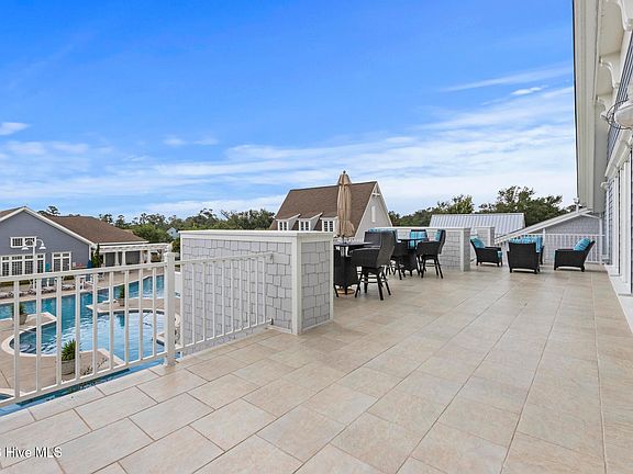 4th image of 561 Moss Lake Ln #77