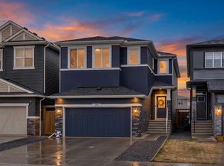 178 E Creekstone Path SW, Calgary, AB T2X 4P3