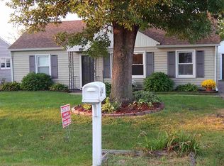 25 Suburban Hts, Milan, IL