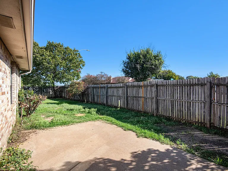 6600 Brookhaven Ct — Photo 23