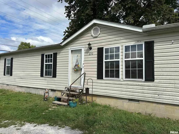 820 N 20th St, Herrin, IL 62948
