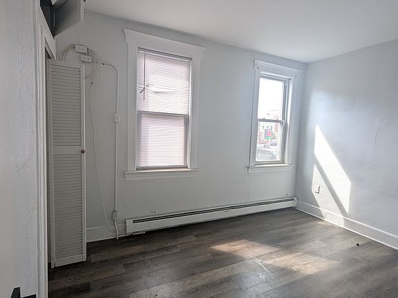4th image of 1116 Magnolia Ave #6A