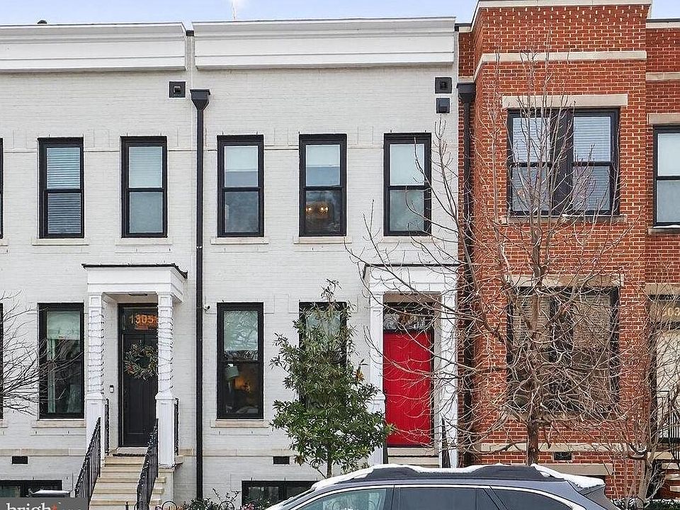 1st image of 1305 D St SE