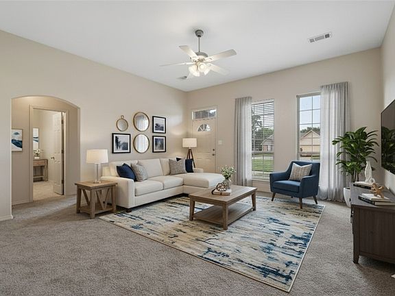 4th image of 2624 Red Oak Dr