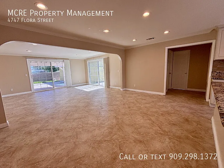 4747 Flora St — Photo 8