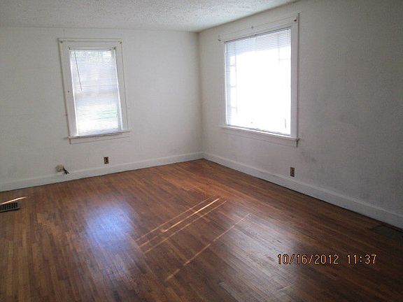 2nd image of 965 Grace St