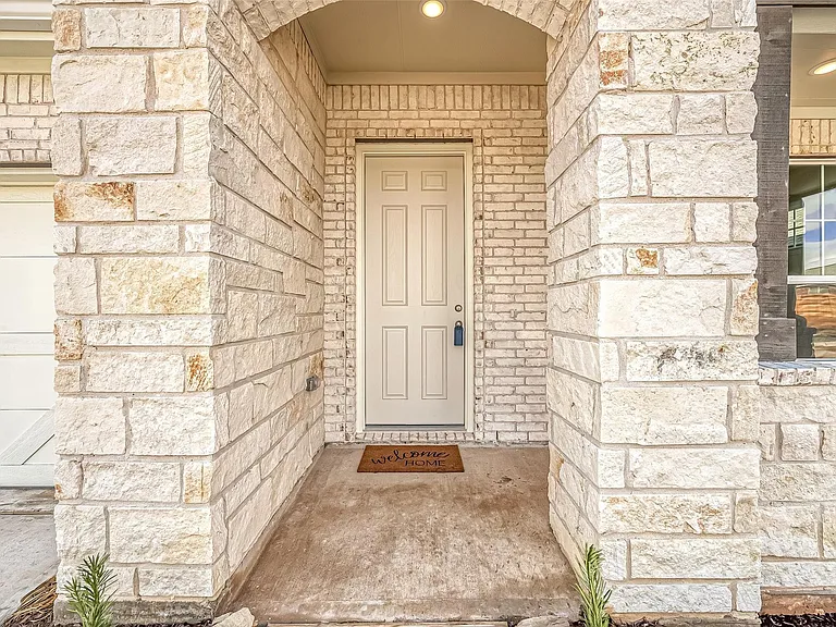 5823 Westwood Shore Dr — Photo 3