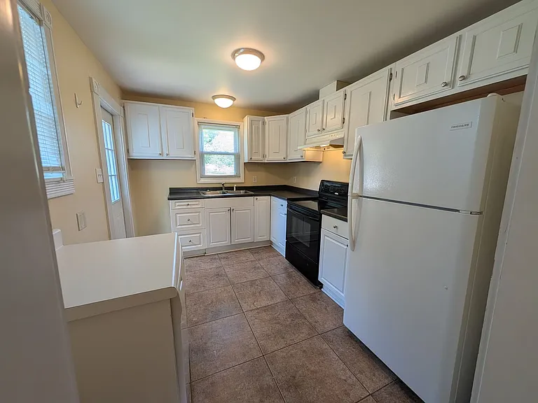 3302 Bradley St SW — Photo 6
