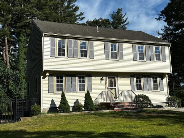 290 Center St #2, Pembroke, MA 02359
