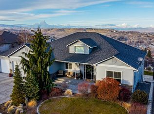1105 Mayer Ct, Selah, WA 98942