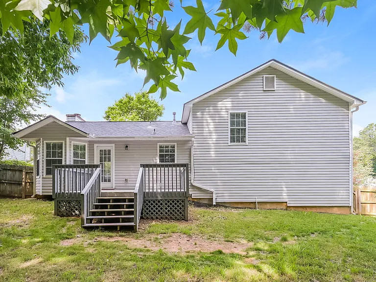 430 Ivy Crest Dr — Photo 16