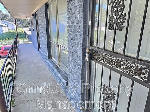 5th image of 1431 Latham St #2
