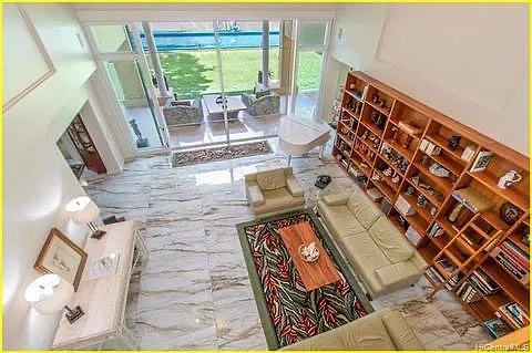 235 Portlock Rd — Photo 3