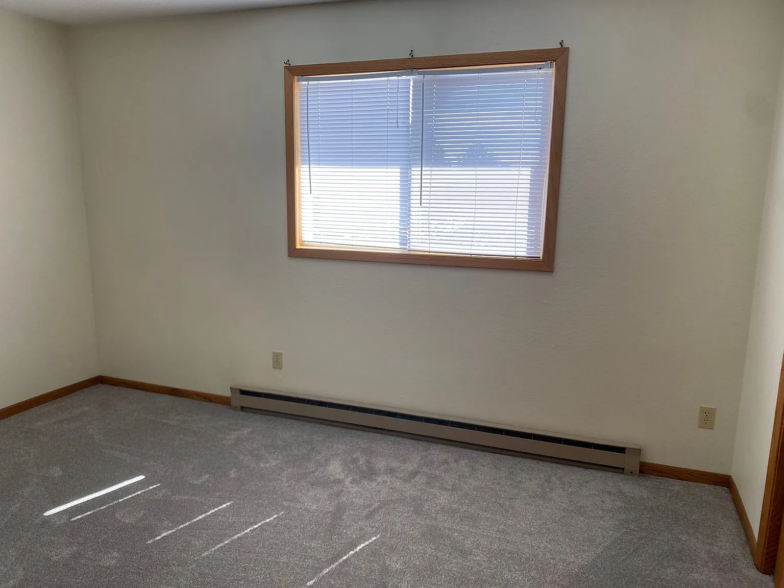 2 bed, 1.0 bath, 830 sqft, $1,000 — Photo 4