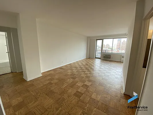 Rented by FirstService Realty (legacy) | media 9