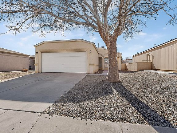 4th image of 1086 Cactus Dr NE