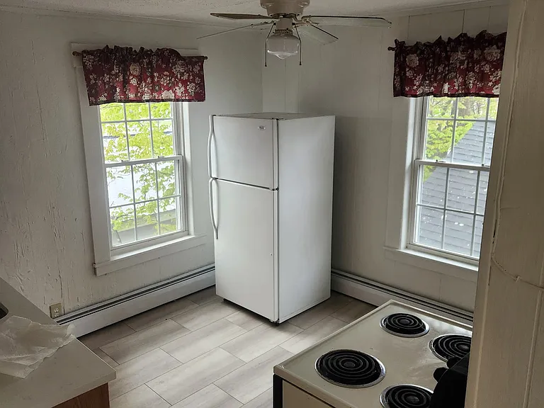 21 Plymouth St — Photo 3