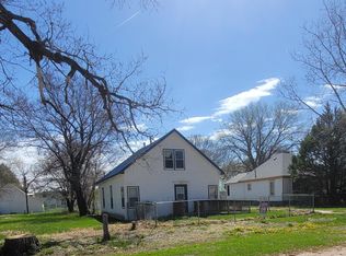 208 Fairman St, Lewellen, NE 69147