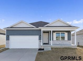 6682 Bluebell St, Papillion, NE 68133