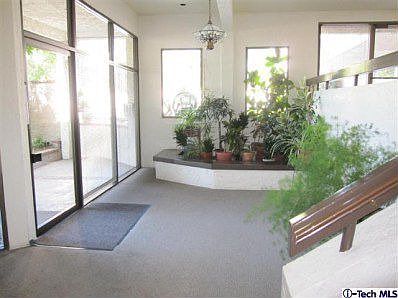 3rd image of 2143 Montrose Ave Unit 208