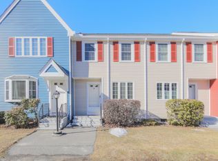 27 Fox Meadow Rd APT B, Leominster, MA 01453