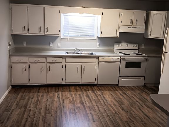 3rd image of 53 Ota Kay Ln #53