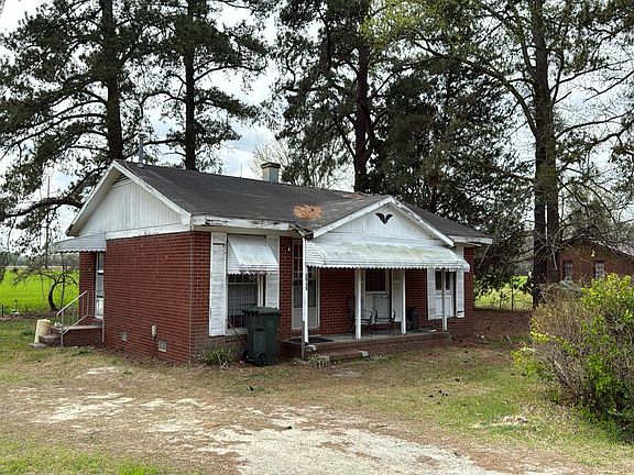 3rd image of 2935 Woodlawn Rd