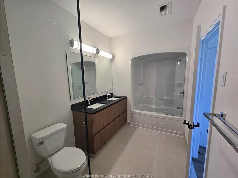 4400 Laurier Pkwy #213 — Photo 17