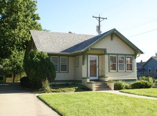 214 13th Ave SW, Aberdeen, SD 57401