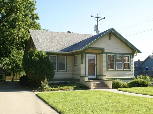 214 13th Ave SW, Aberdeen, SD 57401