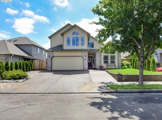 824 SW 24th St, Troutdale, OR 97060