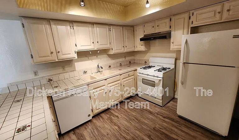 2300 Dickerson Rd #16 — Photo 4