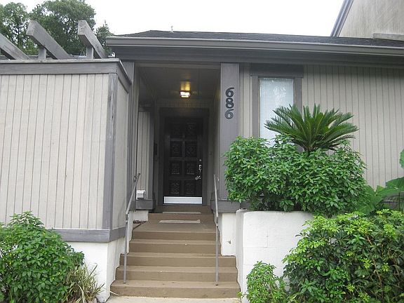2nd image of 686 Lake Villas Dr