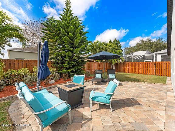 3rd image of 8016 Bracken Ln