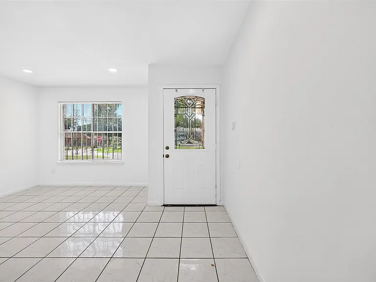 11239 Carvel Ln — Photo 7