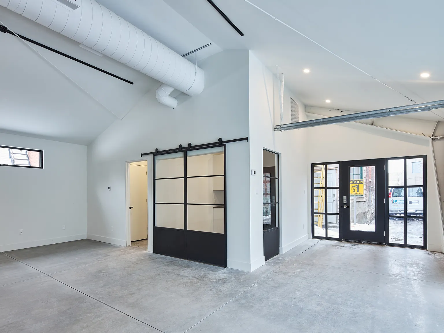 329 Catherine St — Photo 2
