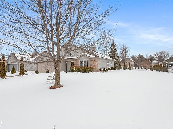 2nd image of 1042 Scarlet Oak Ln