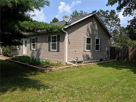 4th image of 10498 Lakewood Dr