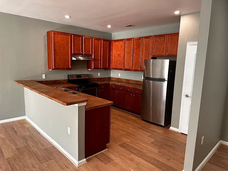 932 Southmoor Dr #206 — Photo 5