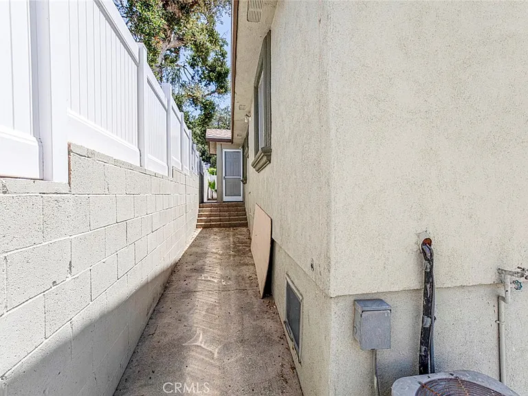 10531 Greenburn Ave — Photo 11