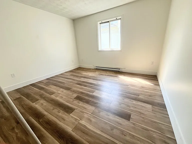 331 Victoria St — Photo 6