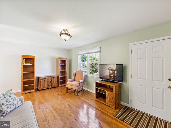 2nd image of 38 Julie Ln