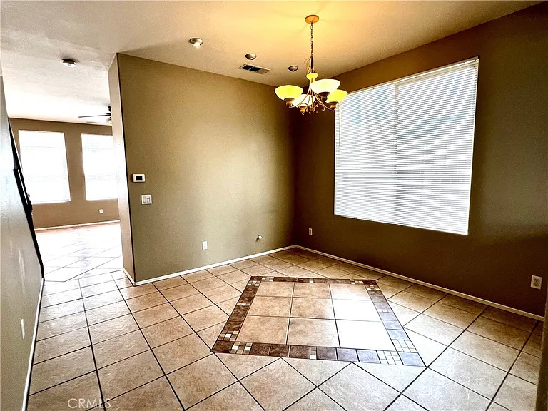 42180 Calabria Dr — Photo 5
