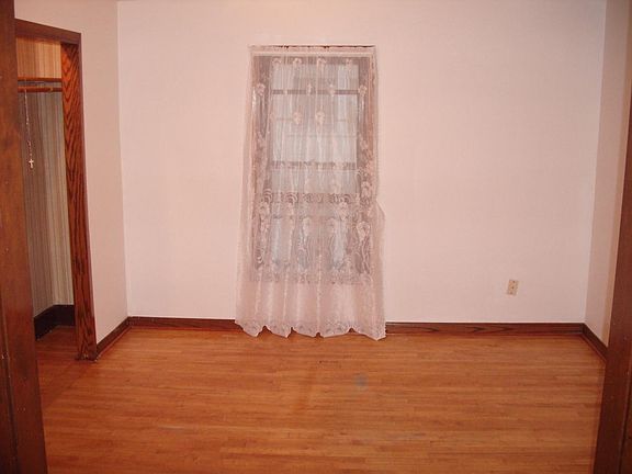 Bedroom walk in closet