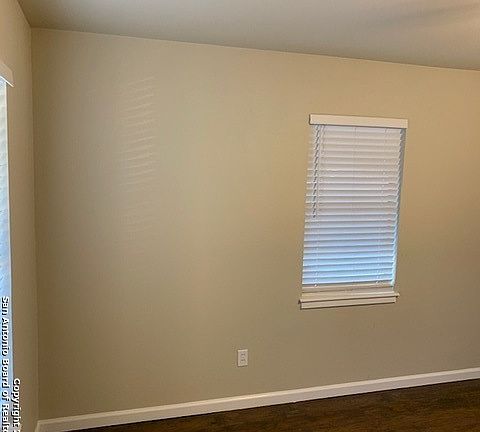 4th image of 807 Deely Pl