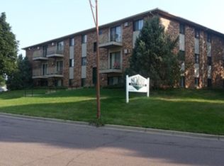 166 22nd St NW #106, Owatonna, MN 55060