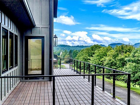 5th image of 253 Range View Drive #B