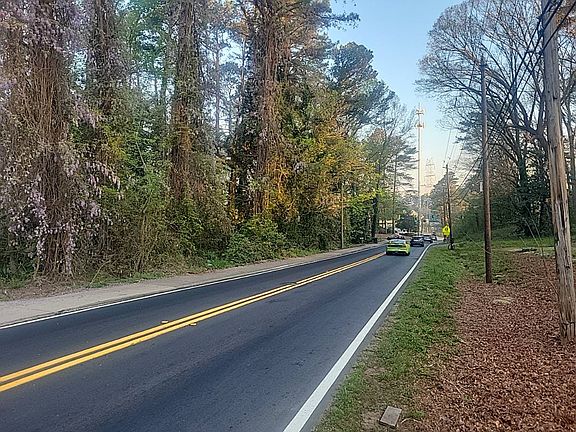 5th image of 4004 Washington Rd