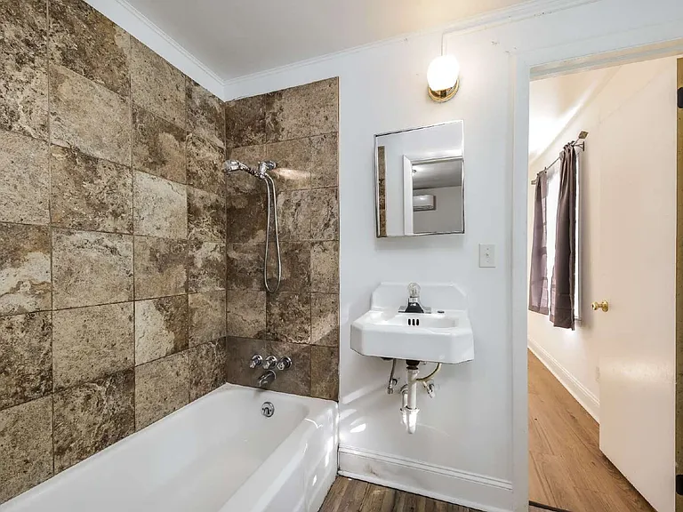 238 Bond St — Photo 13
