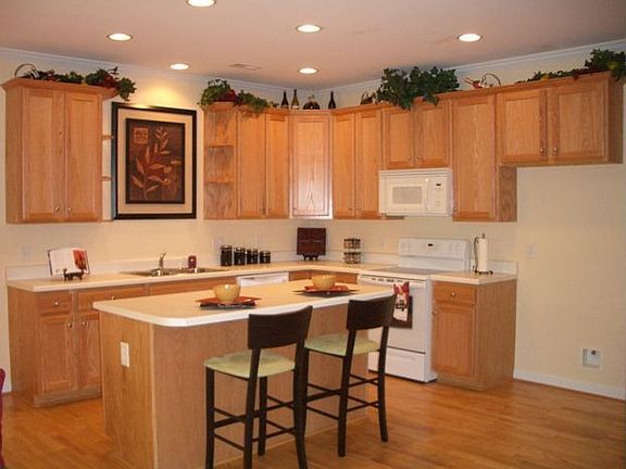 Designer Kitchen with 42" Cabinets (pic is of model home)
